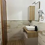 Dimora La Corte Francescana * אסיסי